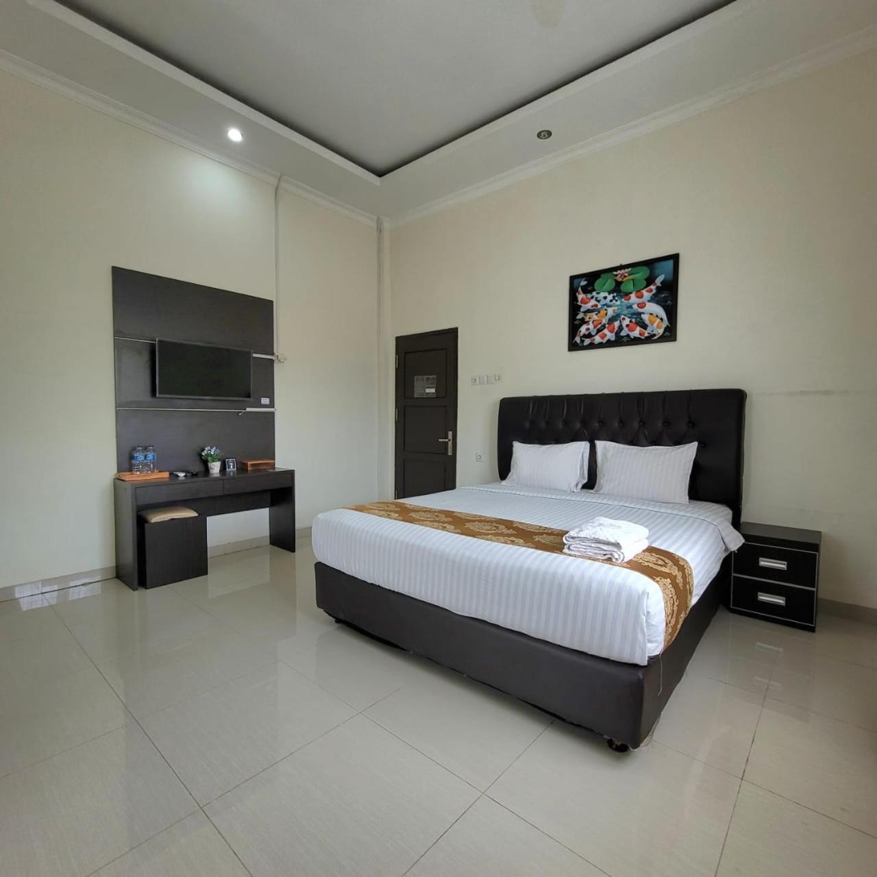 Mahakam Guest House Padang  Rum bild