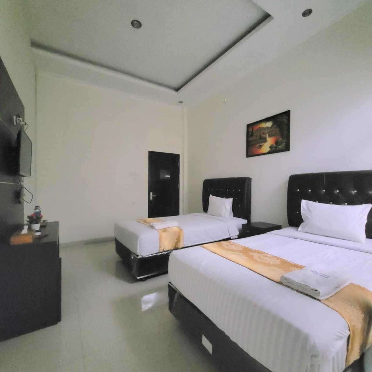 Mahakam Guest House Padang  Rum bild