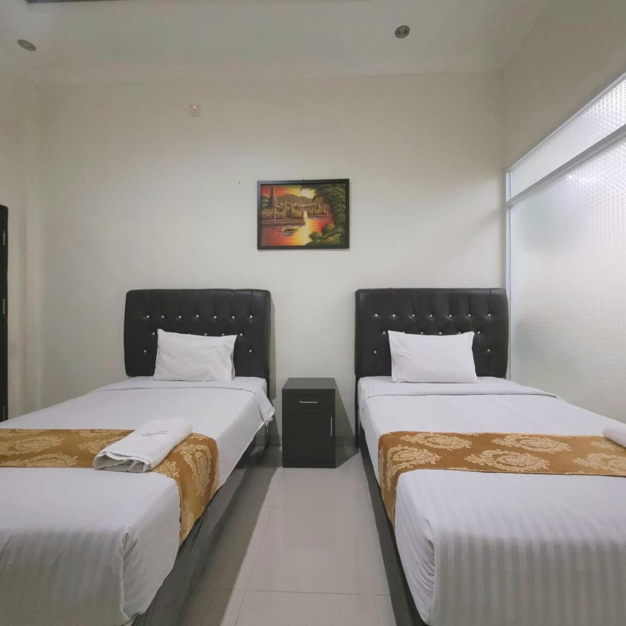 Mahakam Guest House Padang  Rum bild